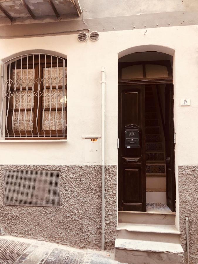 Casetta Alu' - Il Tuo Nido A Stampace Cagliari Exteriör bild