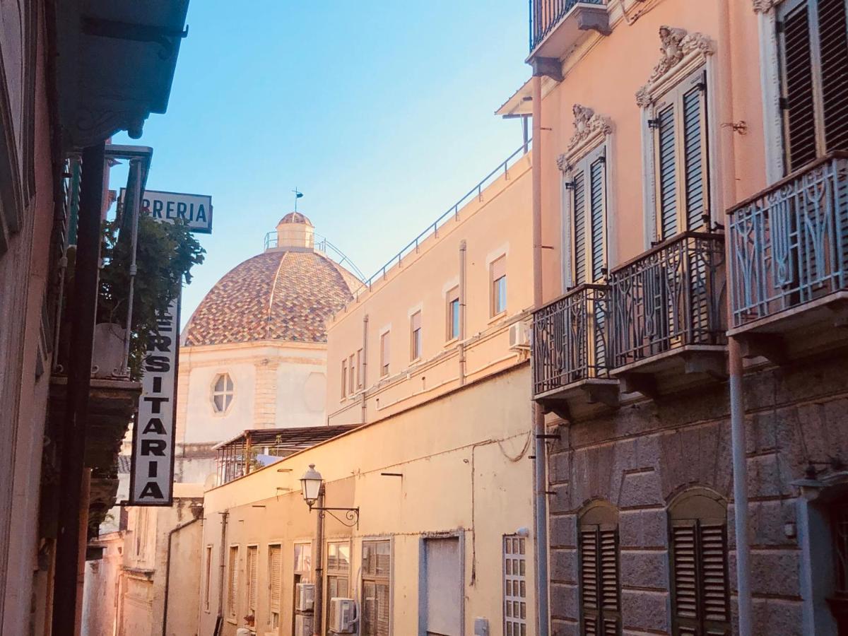 Casetta Alu' - Il Tuo Nido A Stampace Cagliari Exteriör bild